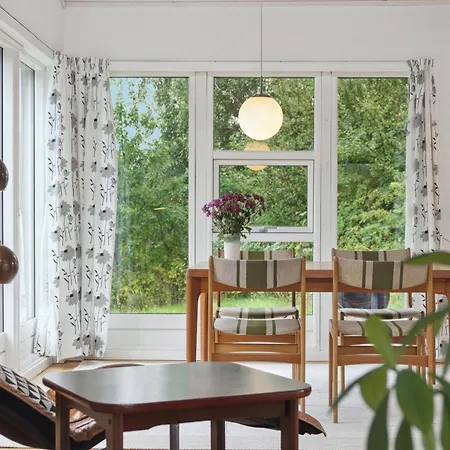Family-friendly House With A View Of The Fjord Hébergement de vacances