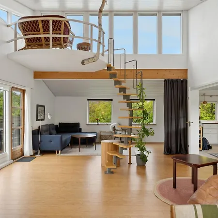 Feriehus Family-friendly House With A View Of The Fjord